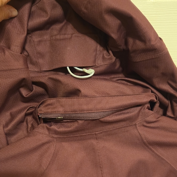 Patagonia Women's Wine and Pink Ski Jacket - Picture 12 of 13
